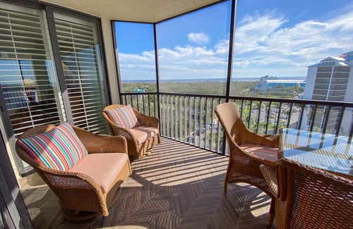 Punta Rassa Condominio | ¡Late check-out y salida gratis en estancias antes del 30/30!