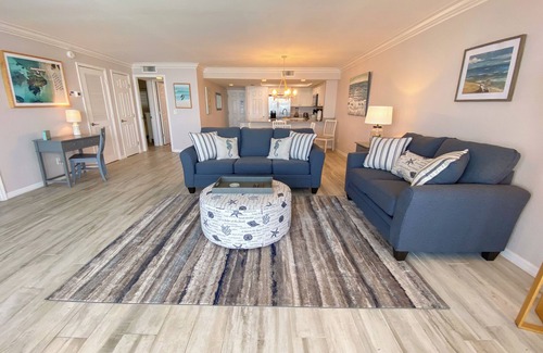 Punta Rassa Condominio | Sanibel Harbour Resort - 1134: Stunning sunsets from the comfort of your lanai.