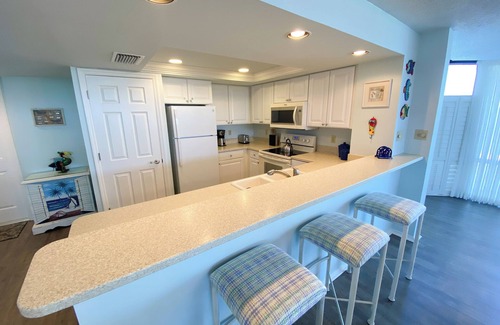 Punta Rassa Apartamento | Sanibel Harbour Resort: Bay View Tower 137 Waterfront condo with private beach