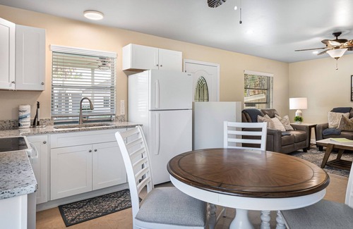 Sanibel Cabaña | Sanibel Shores A2 Beautiful 2 bedroom Cottage short walk to the beach