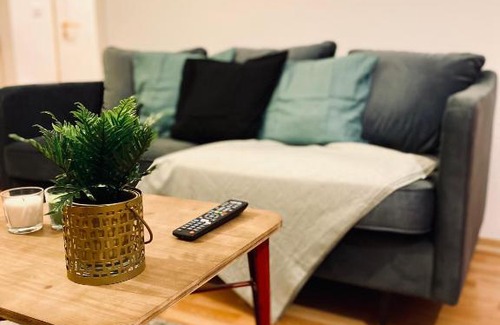 Andreasvorstadt Apartamento | Saniertes Studio - Elisa - mit Balkon, WLAN, Smart-TV & Küche in City-Nähe