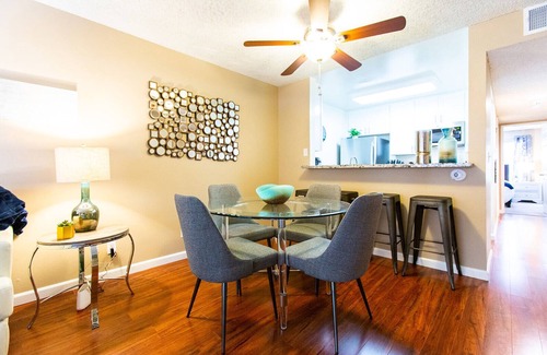 Westlake Village Apartamento | Comodidad moderna en Westlake Village