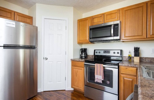Greenwood Casa | Sanitized Spacious East Nash Apt! Walk to Top Restaurants!