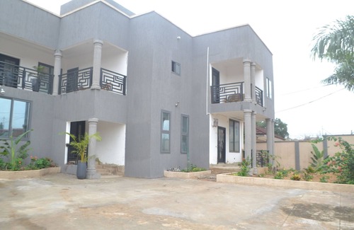 West Ridge Casa | Sankofa 2-3 bedroom private suite in a house at East Legon- Ogbojo -
