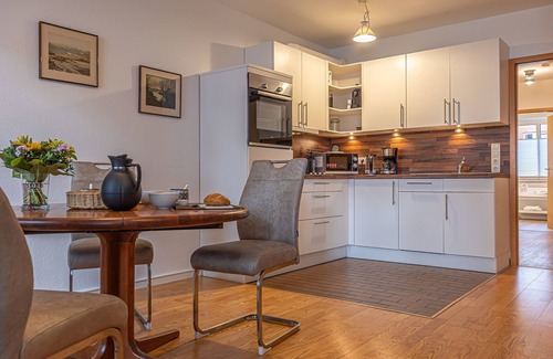 Flensburg Apartamento | Sankt Hans - shower, TV, WLAN, washing machine, dryer, underground parking space