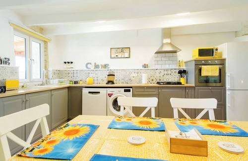 Villeneuve-la-Comtesse Cabaña | Sans Souci Gites - Tournesols - 3 Stars