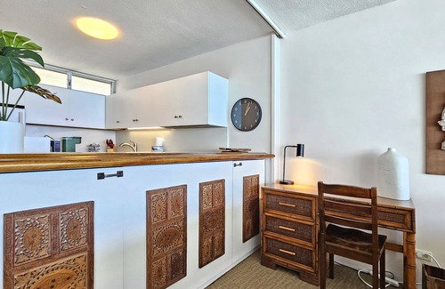 Diamond Head - Kapahulu - St. Louis Apartamento | King Bedroom Beachfront Sans Souci 1104
