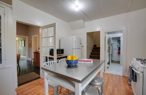 Oak Park Casa | Centro victoriano - ¡Comodidad histórica en el corazón de Santa Bárbara!