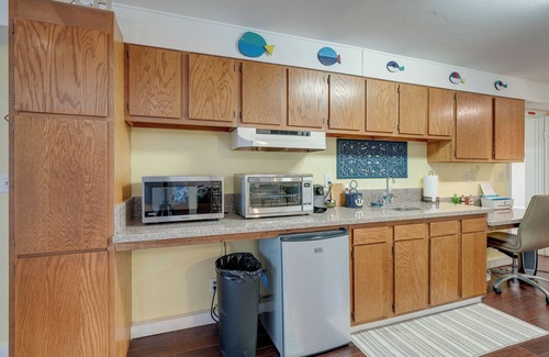 Santa Barbara Apartamento | Santa Barbara Large Cozy Studio with Private Patio + AC + TESLA Charger