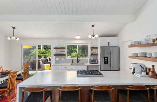 Hitchcock Casa | Santa Barbara -mid century with pool and hot tub