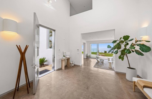 Santa Barbara Casa | Santa Barbara Oceanfront Luxury + Beach Access