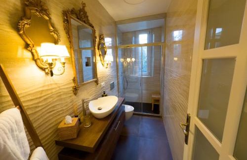 San Lorenzo Apartamento | Santa Caterina Palace Apartment in Florence-3 Bedroom