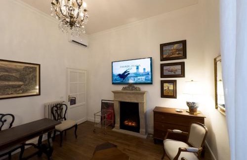 San Lorenzo Apartamento | Santa Caterina Palace Apartment in Florence-3 Bedroom