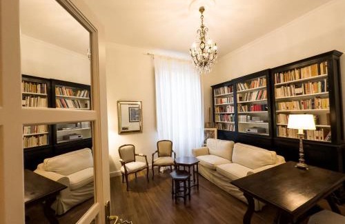San Lorenzo Apartamento | Santa Caterina Palace Apartment in Florence-3 Bedroom