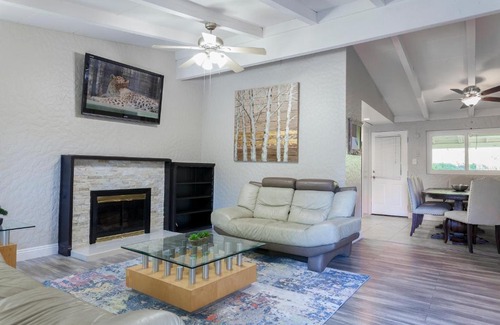 Santa Clarita Casa | Santa Clarita