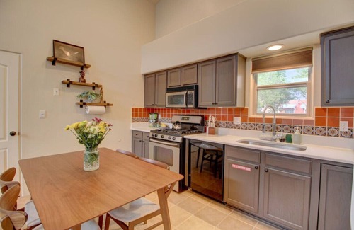 Santa Fe Casa | Santa Fe Home|Private Yard|Great for Groups