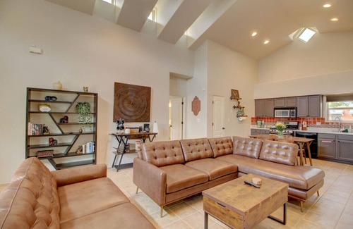 Santa Fe Casa | Santa Fe Home|Private Yard|Great for Groups