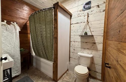 Hutchinson Casa | Santa Fe Traincars Private and Luxurious in the Country