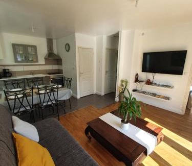 Saint-Ouen-de-Mimbre Casa | Santa Maria