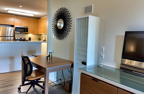 West Los Angeles Hotel | Santa Monica Bliss Cozy 1BR Apartment w/ Resort Vibes