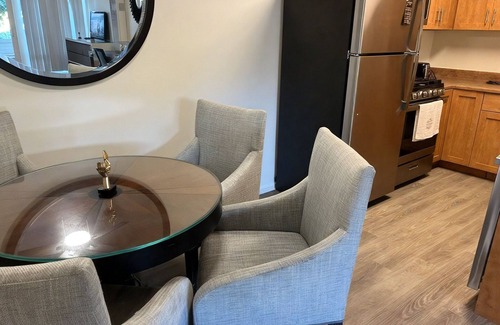 West Los Angeles Hotel | Santa Monica Bliss Cozy 1BR Apartment w/ Resort Vibes
