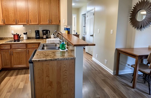 West Los Angeles Hotel | Santa Monica Bliss Cozy 1BR Apartment w/ Resort Vibes