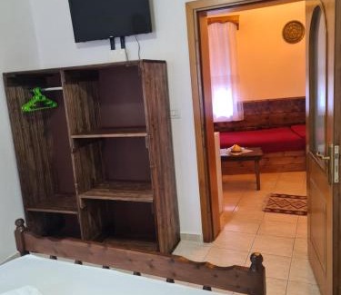Gjirokaster Casa | SANTA ROOM-OLD BAZAAR CENTER-Gjirokaster