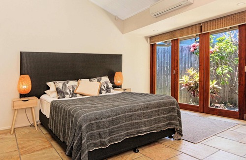 Clifton Beach Casa | SANTAI ....