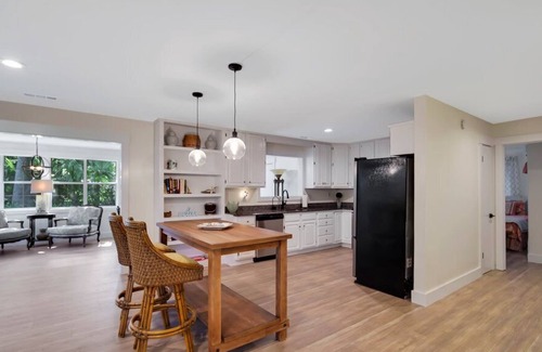 Mossy Oaks Casa | "Santini Cottage" WELCOME MARINE BOOT CAMP GRADUATE FAMILIES!