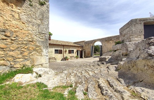 Palazzolo Acreide Historic Centre Casa | Santolìo Country Retreat
