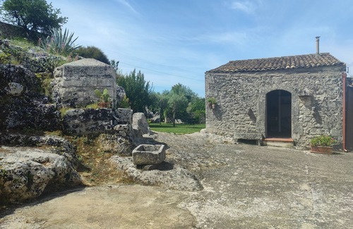 Palazzolo Acreide Historic Centre Casa | Santolìo Country Retreat