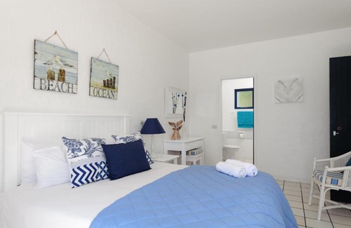 Shaka's Rock Apartamento | Santorini Akrotiri 30 - Family only