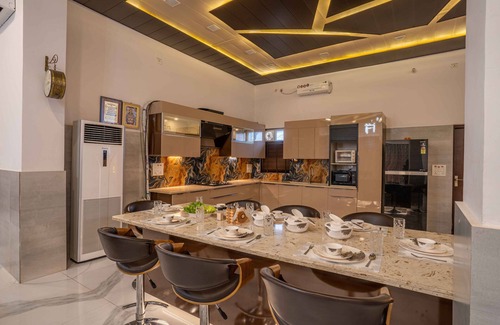 Ganaur Otro | Santushti Farmhouse