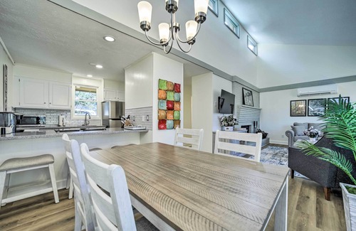 Sapphire Casa | Sapphire Home w/ Grill & Pool Access