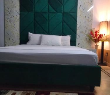 G-6 Sector Casa | Sapphire Lodge F-7