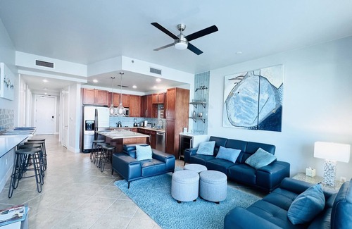 South Padre Island Complejo | Sapphire Resort's newest condo located on 6th floor overlooking the ocean!