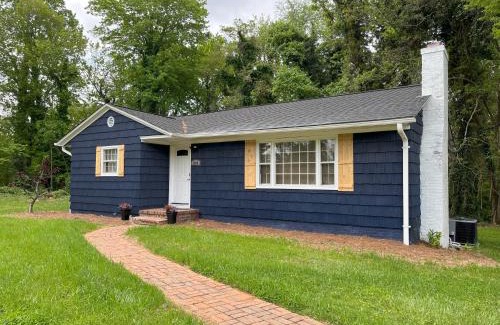 Winston - Salem Casa | Sapphire Shire