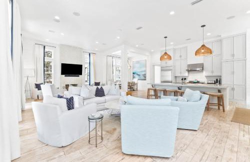 Watercolor Casa | Sapphire Sunset- 6BR 6,5BTH & 6 Seater Golf Cart in the Lake District of WaterColor home