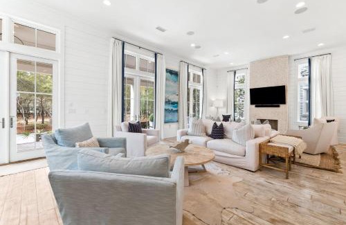 Watercolor Casa | Sapphire Sunset- 6BR 6,5BTH & 6 Seater Golf Cart in the Lake District of WaterColor home
