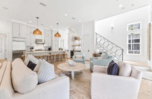 Watercolor Casa | Sapphire Sunset- 6BR 6,5BTH & 6 Seater Golf Cart in the Lake District of WaterColor home