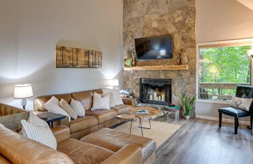 Sapphire Casa | Sapphire Valley Cabin with Private Mountain Views!