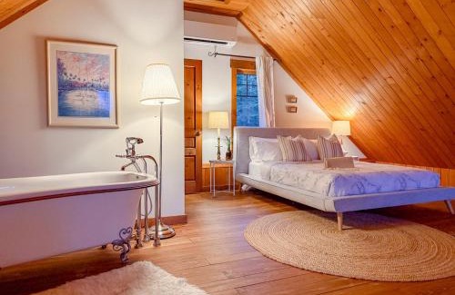 Notre-Dame-de-la-Merci Chalet De Esquí | Sara Architect Cabin, Spa, Sauna & Hiking