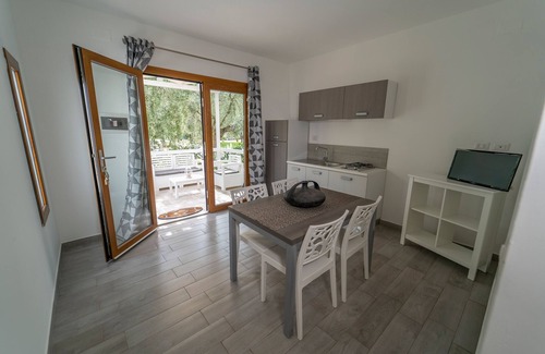 Mattinata Casa | Casa vacacional superior "Saracena" con piscina y playa privada