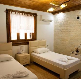Berat Casa | “Sarah Holiday House”