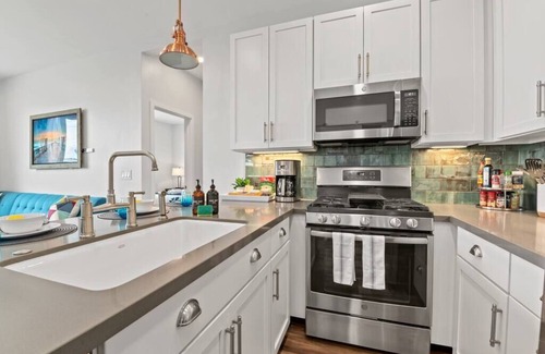 Point Loma Heights Casa | Saratoga Sunset / Rooftop / Sleek / Walk to Beach