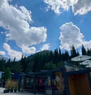 Medeu District Hotel | SarySai