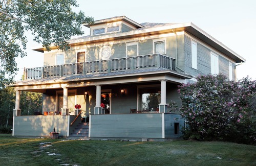 Clavet Casa | Saskatoon’s Crown Jewel: Victorian Mansion w Forest Views, Timeless Elegance