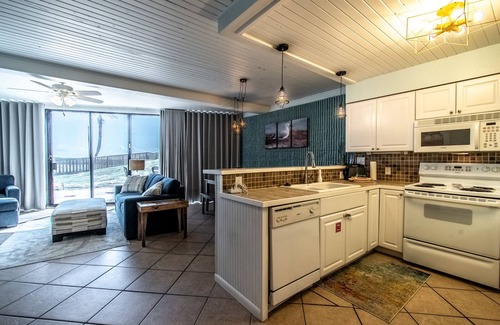 Port Aransas Condominio | Condominio recientemente remodelado de 1 habitación y 1 baño con bañera de hidromasaje y ducha
