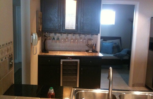 Gulfstream Beach Condominio | Satellite Beach Direct Oceanfront on the Sand renovado y actualizado