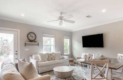 Santa Rosa Beach Cabaña | Satinwood Retreat by Avantstay Pool! Bbq! Pet Friendly!